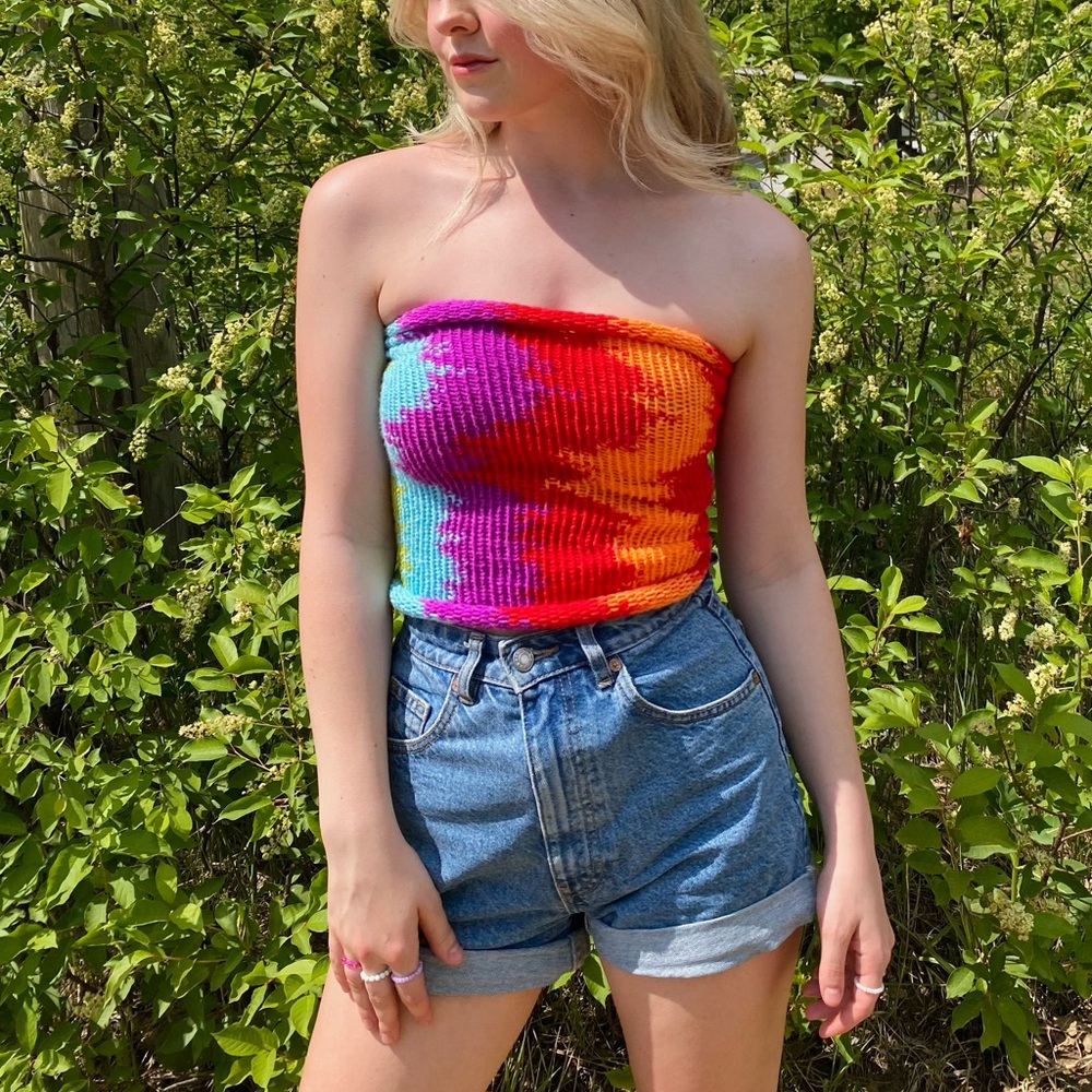 Rainbow knit top 🌈